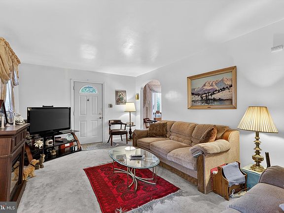 5th image of 1424 Burmont Rd