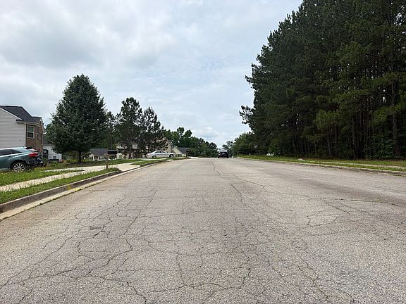 4th image of 403 Limerick Way