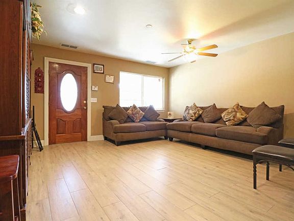 5th image of 13630 Avenue 336