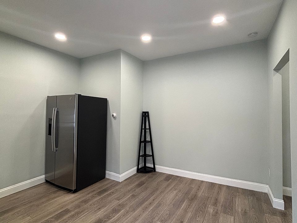 Kitchen / Dining Area