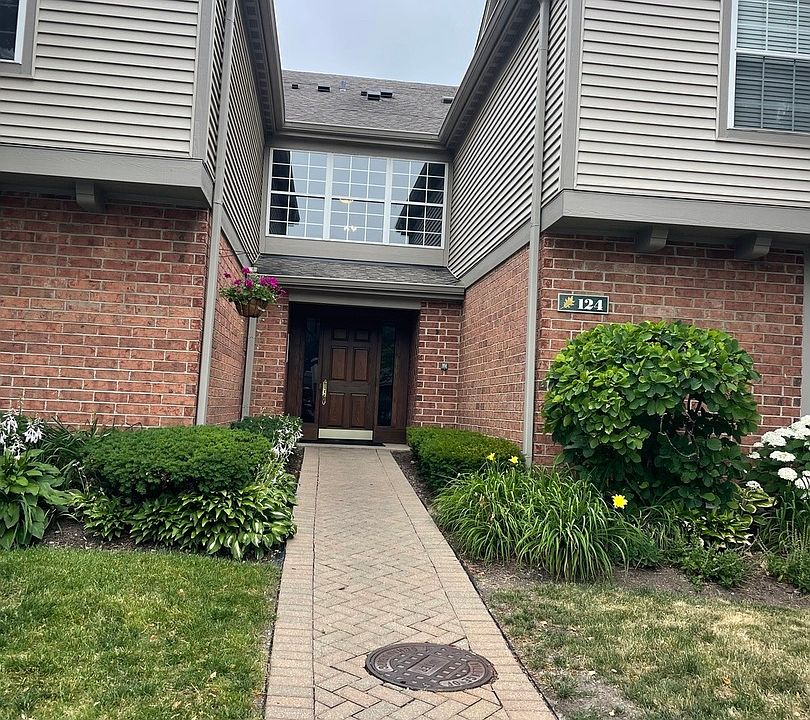 1st image of 124 White Oak Ct APT 2
