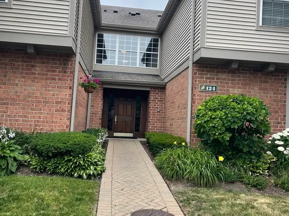 124 White Oak Ct APT 2, Schaumburg, IL 60195