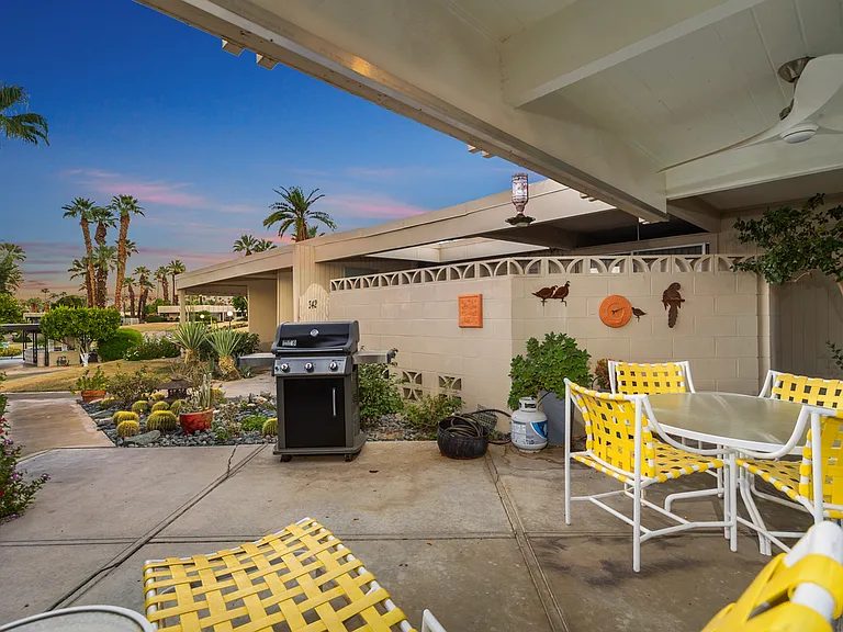 341 Sandpiper St — Photo 33