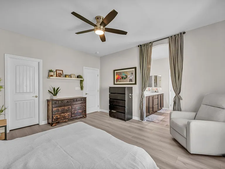 6777 Byron Bay Ct — Photo 28
