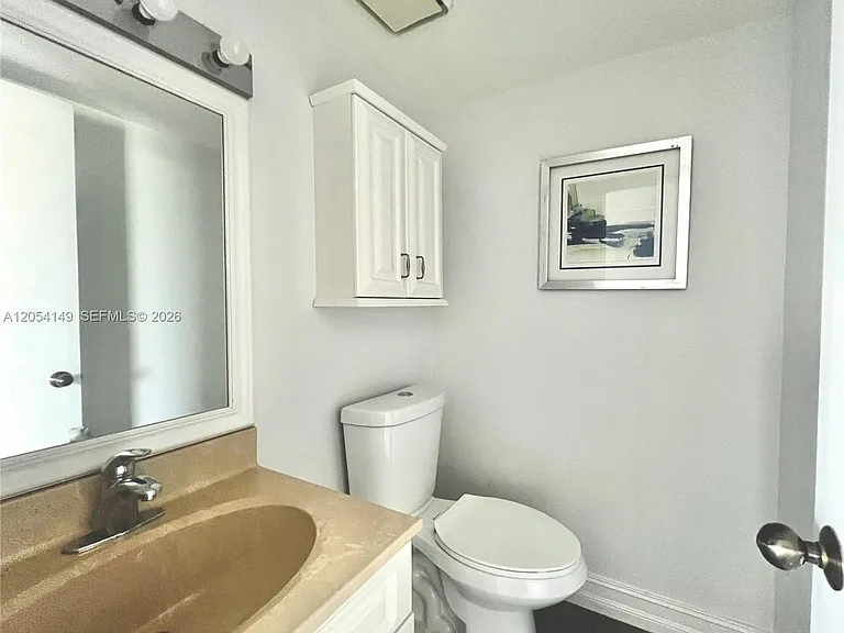2457 Collins Ave #402 — Photo 12
