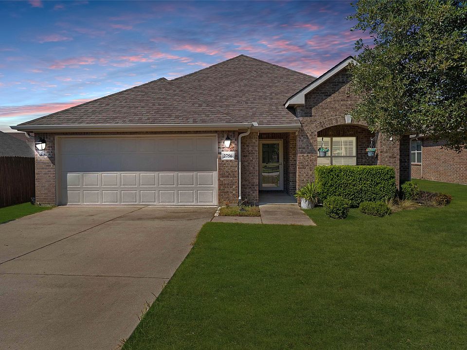 1st image of 2756 Crescent Lake Dr
