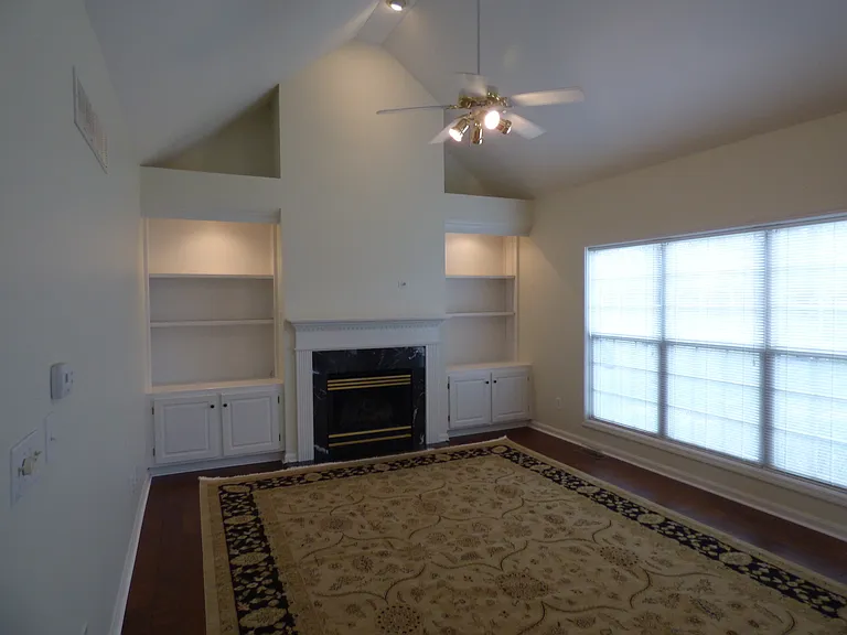 2205 Barrington Ln — Photo 11