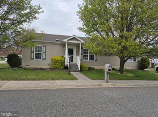 20 Oaks Dr, Mays Landing, NJ 08330