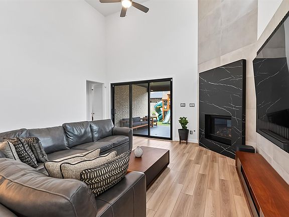 4th image of 21642 Laggan Cliff Ln