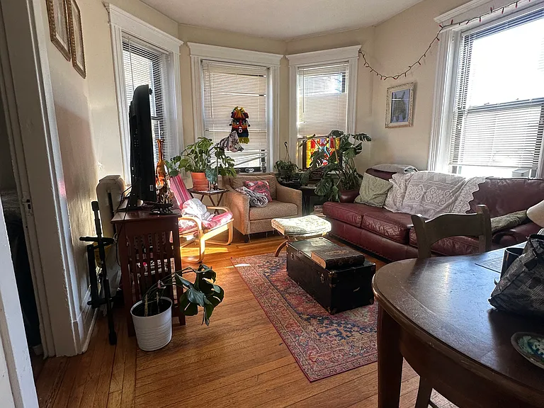 31 Saint Lukes Rd #1 — Photo 1