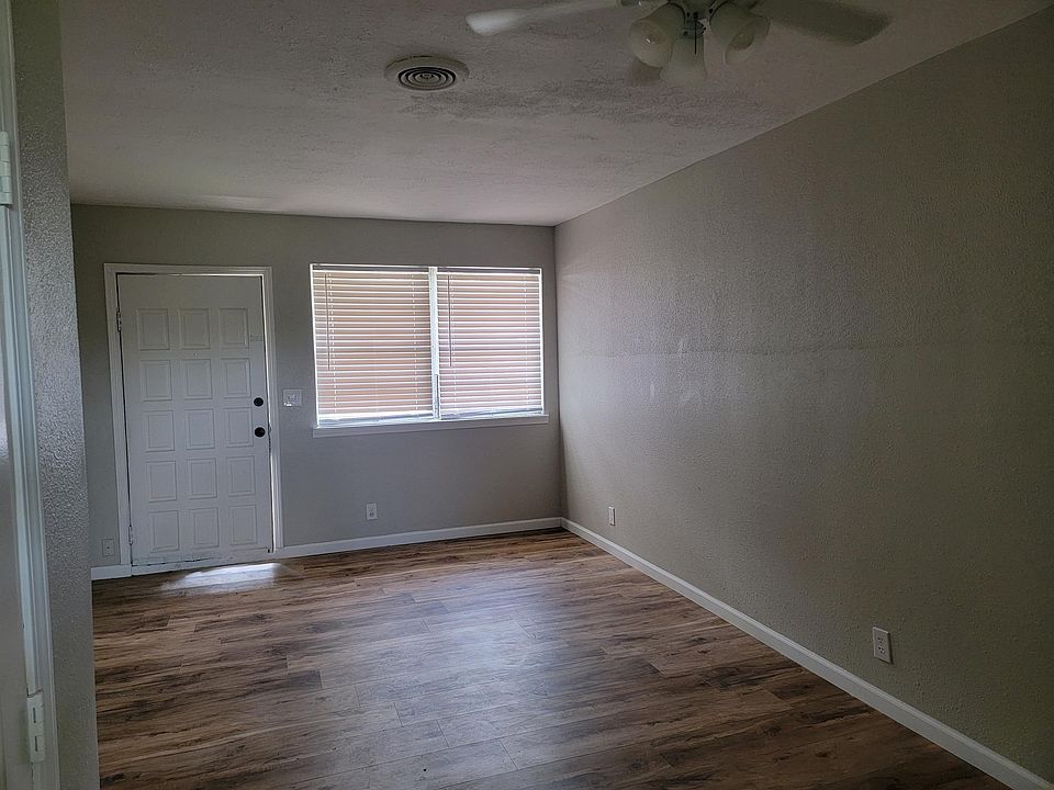 1st image of 1002 Cooper Dr #1