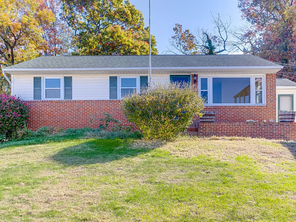 461 Oakton Rd #B