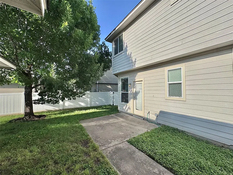 18524 Mammoth Cave Blvd #2 — Photo 30