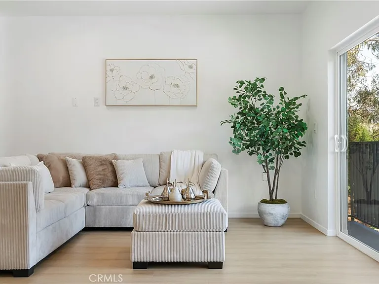 2517 Alsace Ave #1/2 — Photo 14
