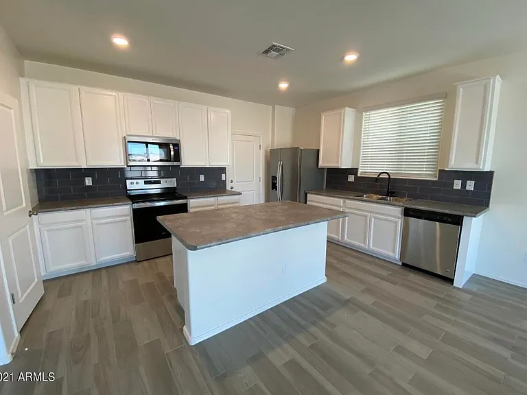 7243 N 125th Dr — Photo 5