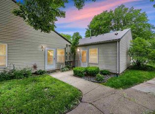 1220 Village Rd APT 4, Iowa City, IA 52240