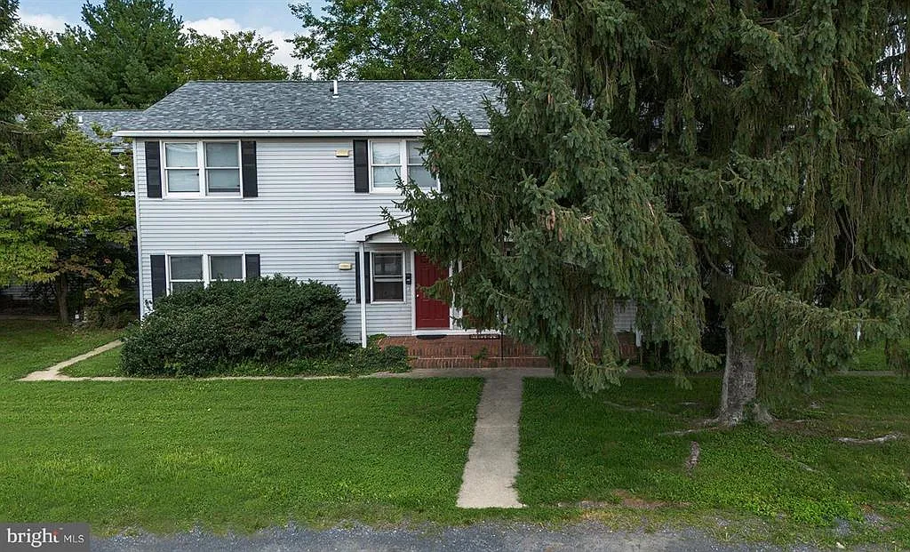 2 bed, 1100 sqft, $1,250 — Photo 2
