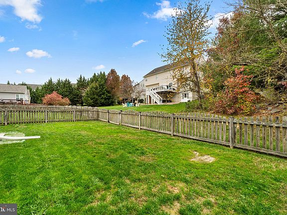 4th image of 11139 Pond Fountain Ct