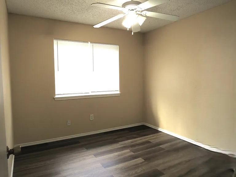 6034 Maple Leaf Dr — Photo 13