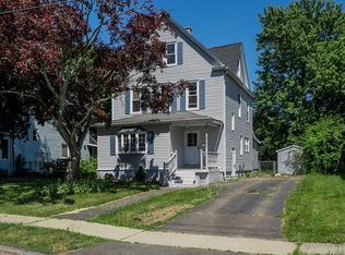 12 Roosevelt Ave, Holyoke, MA 01040