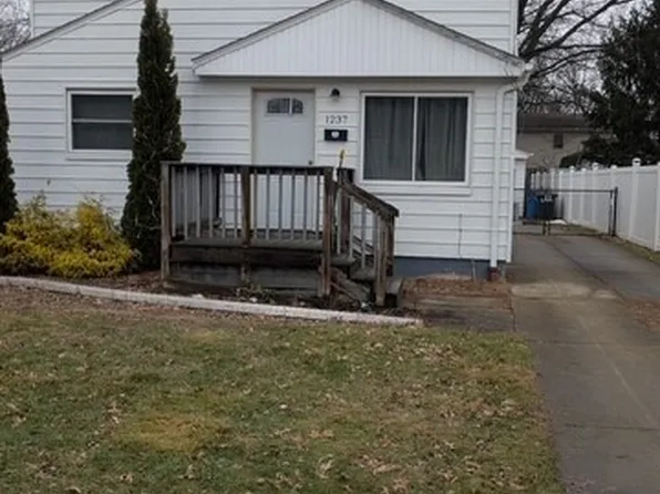 (undisclosed Address), Eastlake, OH 44095