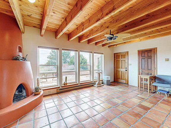 4th image of 6 Casa Del Oro Ln