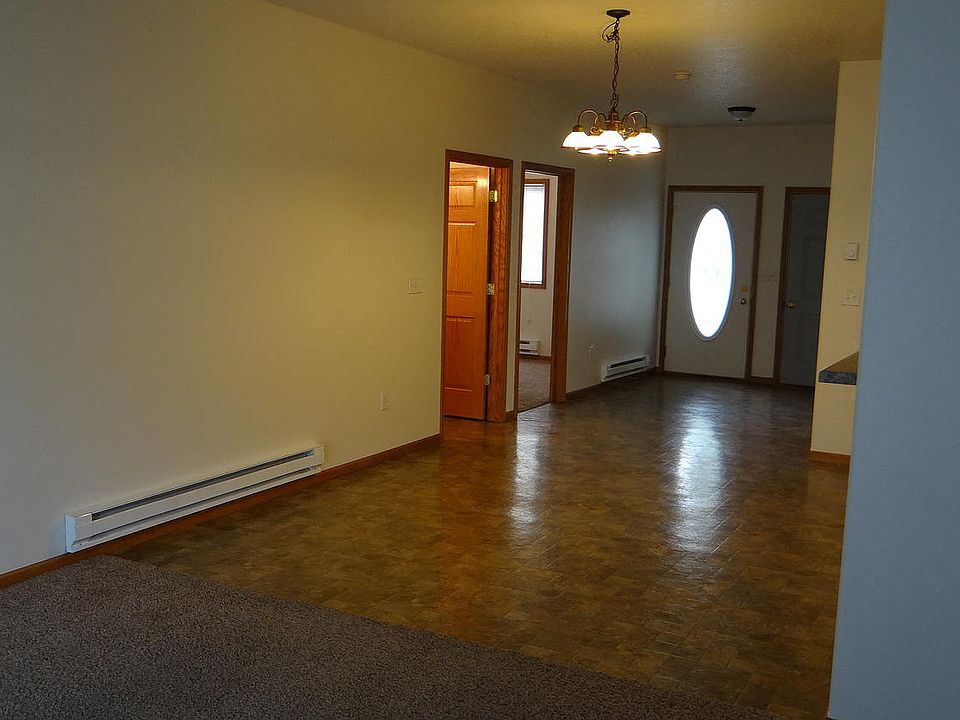 Courtyard Townhomes Dining Room