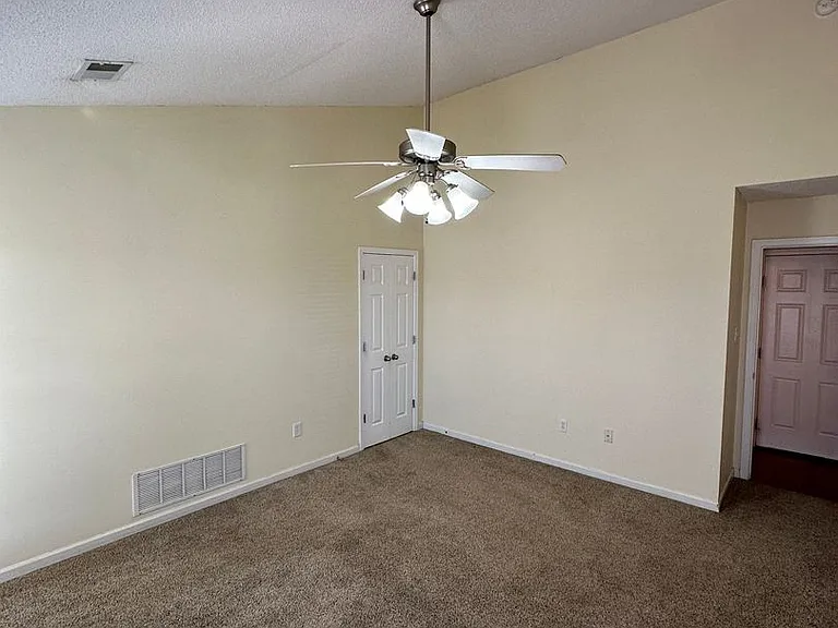 2525 Baird Dr — Photo 13