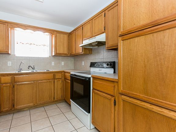 4th image of 3800 Toucan Ave