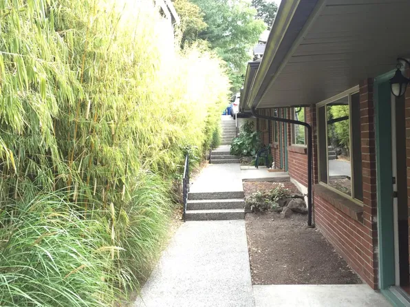 7010 California Ave SW APT 3, Seattle, WA 98136