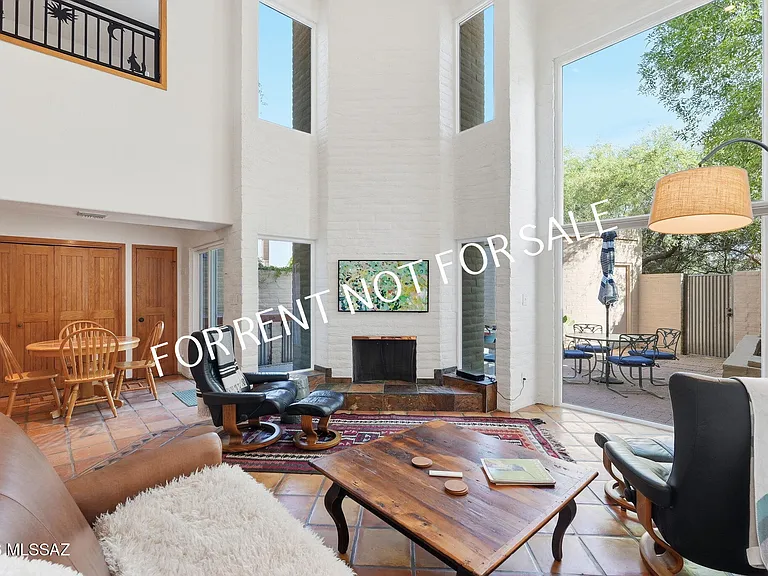 2824 E Sierra Vista Rd — Photo 8