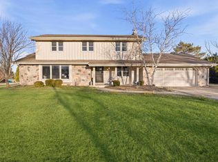 11116 N Riverland Ct, Mequon, WI 53092