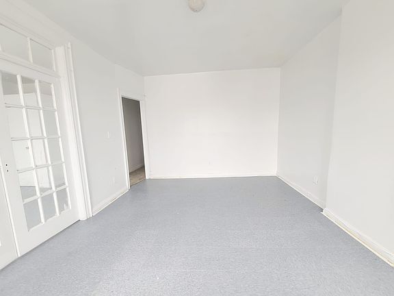3rd image of 1054 E 223rd St Floor 2