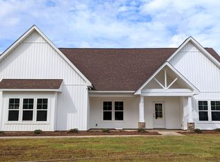 511 Townsend Rd, Raeford, NC 28376