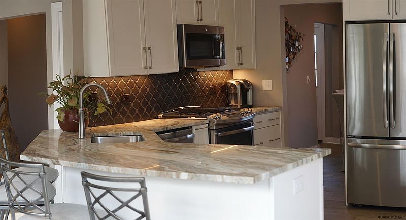 2nd image of 23 MALLORY Way