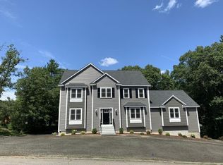 22 Fieldstone Ln, Billerica, MA 01821