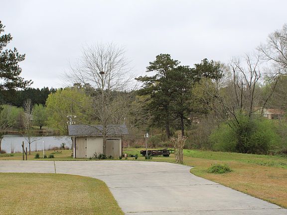 5th image of 49 Schneider Ave