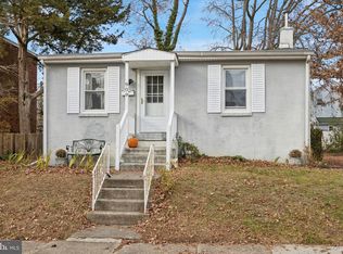 909 Walnut St, Collingdale, PA 19023