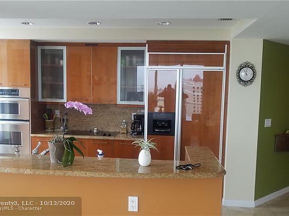 4th image of 1819 SE 17th St APT 1004