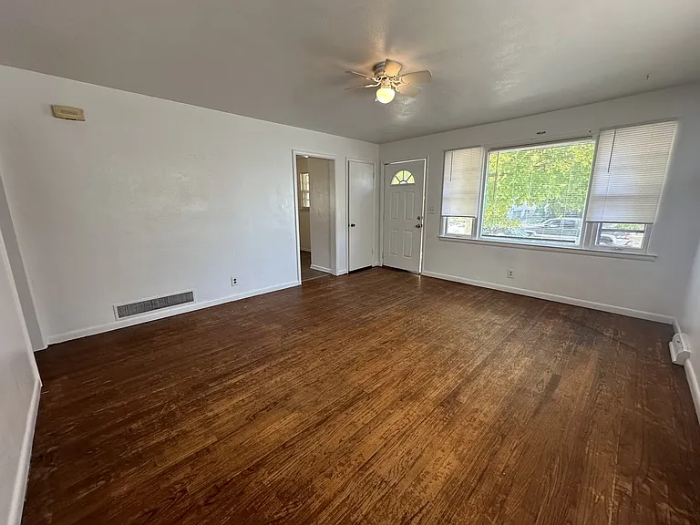1115 N Winnebago St #1 — Photo 1