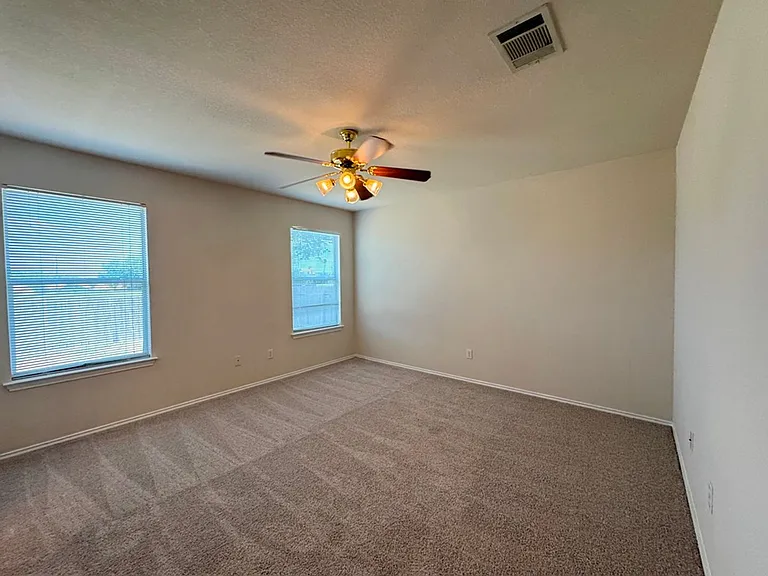 113 Salado Dr — Photo 21