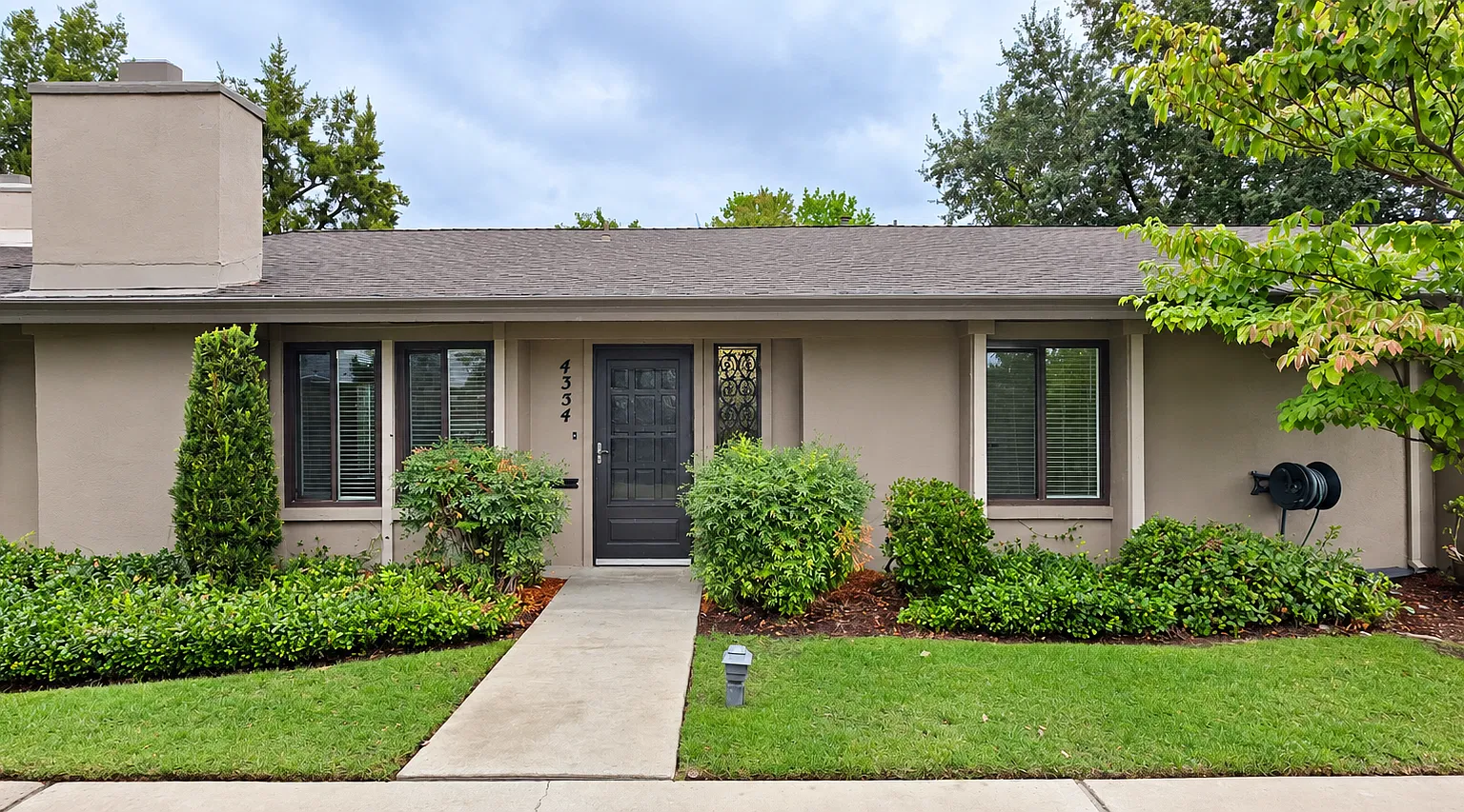 3 bed, 1400 sqft, $2,795 — Photo 1