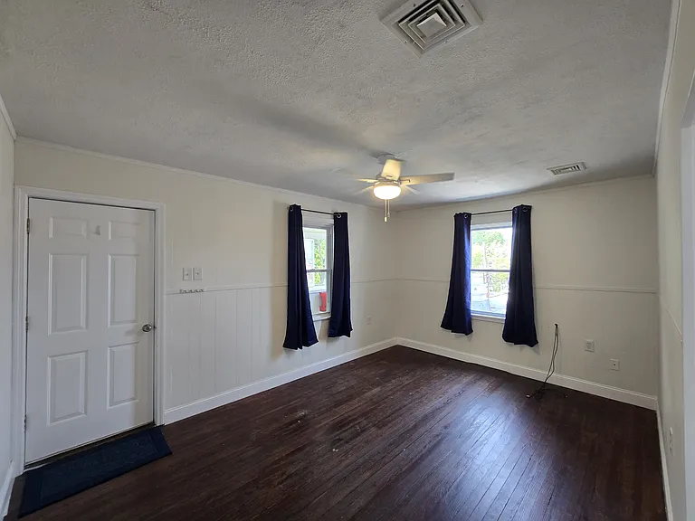 130 S Broadway #130 — Photo 1