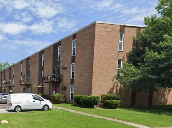 20125 Clare Ave #100, Maple Heights, OH 44137