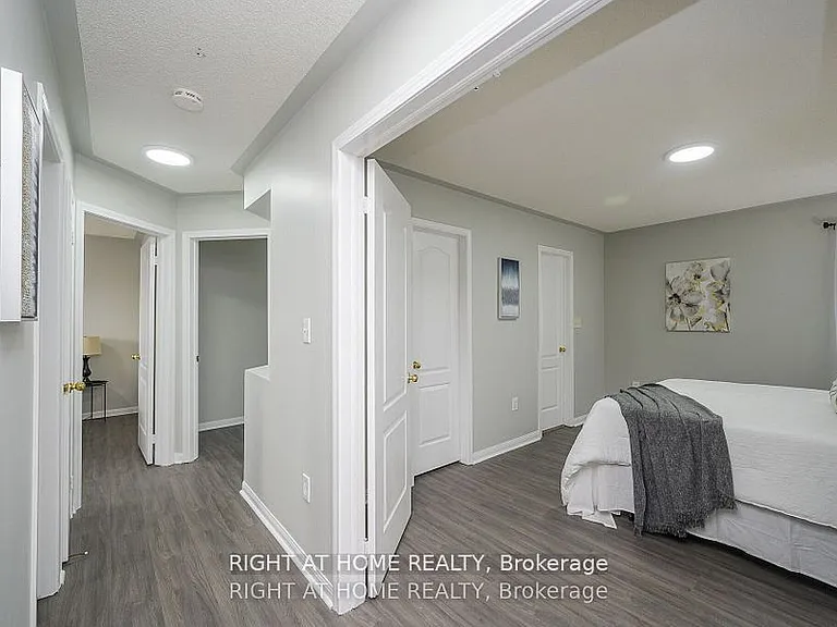 1724 Samuelson Cir — Photo 18