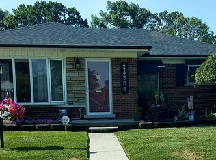 24334 Mabray Ave, Eastpointe, MI 48021