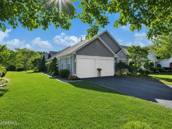 4 Rosewood Court, Lakewood, NJ 08701