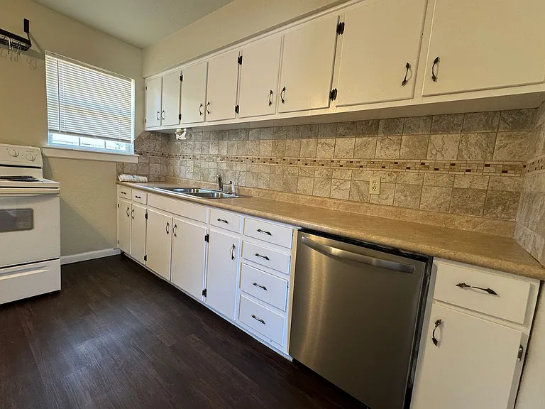 5407 NW Kinyon Ave — Photo 4