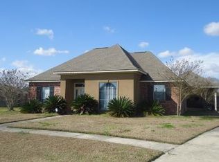 6751 Woodside Dr, Zachary, LA 70791