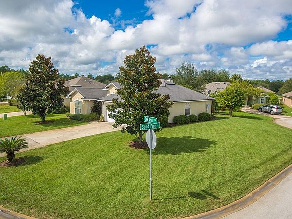 3rd image of 821 OAK ARBOR Circle N